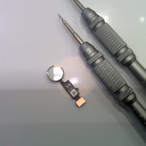 iPhone8ホームボタン交換