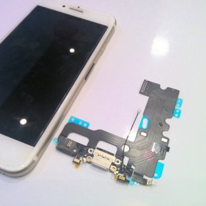 iPhone7ライトニング交換