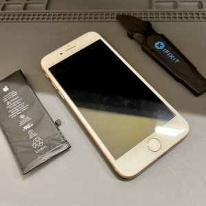 iPhone 8 バッテリー交換