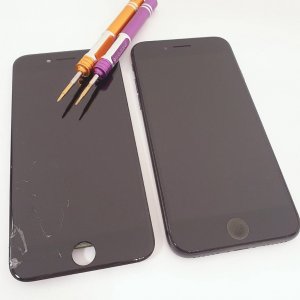 iPhone8 フロントパネル交換修理