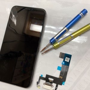 iPhoneXR ライトニング修理