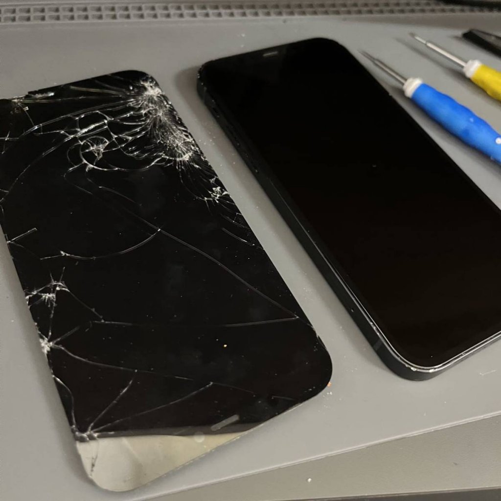 iPhone12 液晶交換