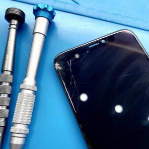 iPhone XS 液晶交換