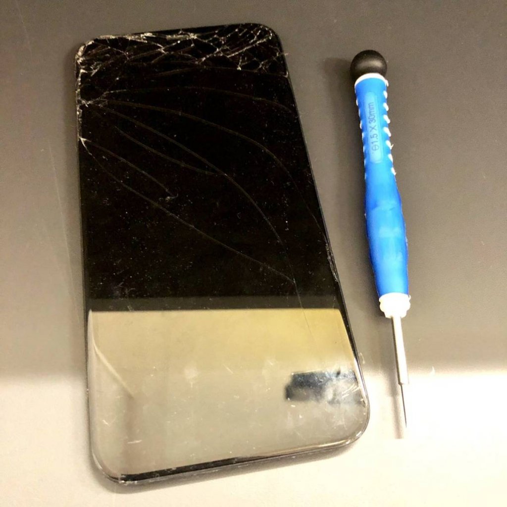 iPhone12 フロントパネル交換