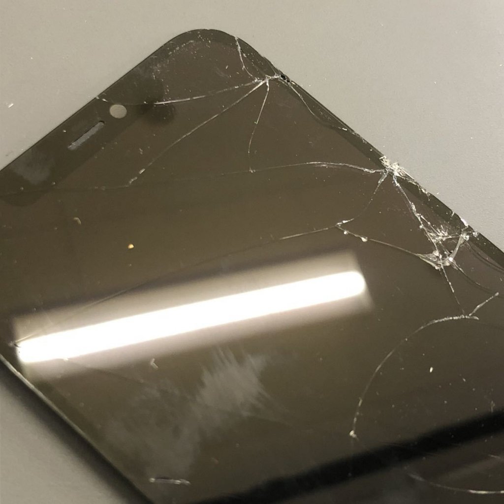 iPhone12 フロントパネル交換