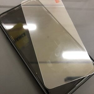 iPhone11 永久保証強化ガラス貼付け