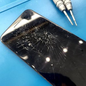 iPhone SE2 フロントパネル交換