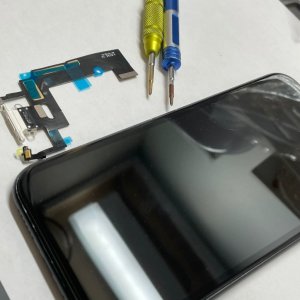 iPhoneXR ライトニング修理