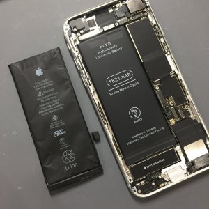 iPhone8 バッテリー交換