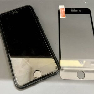 iPhone8 強化ガラス 永久保証