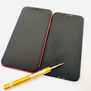 iPhone11 フロントパネル交換修理
