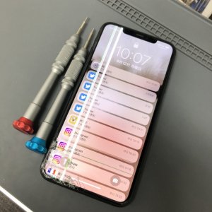 iPhone11ProMax 液晶交換