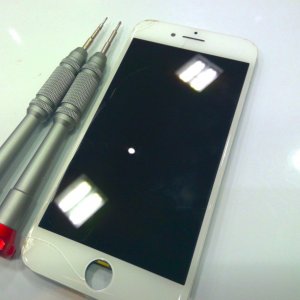 iPhone8 フロントパネル交換