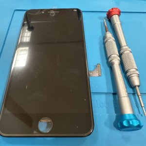 iPhone8Plus　パネル交換