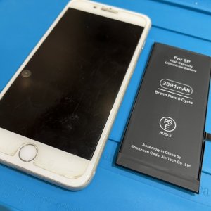 iPhone8+ バッテリー交換