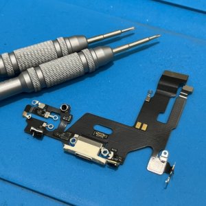 iPhone11 ライトニング交換