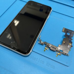 iPhoneSE2 ライトニング交換