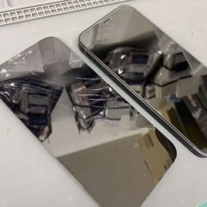 iPhone12 フロントパネル交換