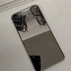 iPhoneXS ガラスパネル交換