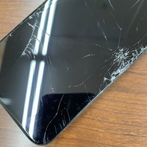 iPhone11 フロントパネル交換
