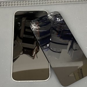 iPhone12 液晶交換