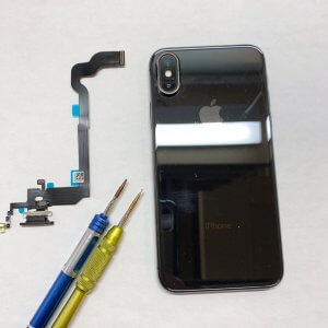 iPhoneXS ライトニング交換