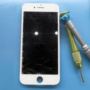 iPhone 8 フロントパネル交換
