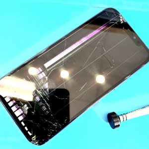 iPhone 12 液晶交換
