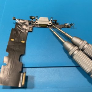 iPhoneSE2 ライトニング交換