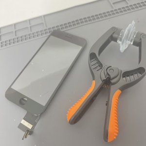 iPhone8　フロントパネル交換