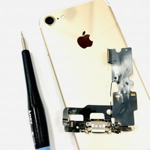 iPhone7 ライトニング交換修理