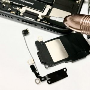 iPhone8 スピーカー修理