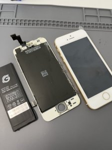 iPhone5-SE バッテリー交換 フロントパネル交換 水没処理