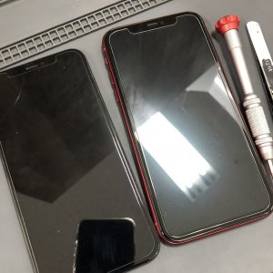 iPhone11 フロントパネル交換