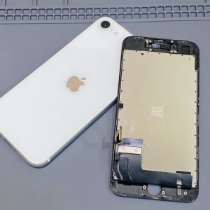 iPhoneSE2 フロントパネル交換