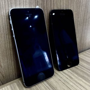 iPhone SE フロントパネル交換