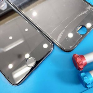 iPhone 8 フロントパネル 交換