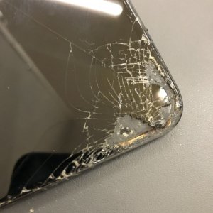 iPhone11 フロントパネル交換