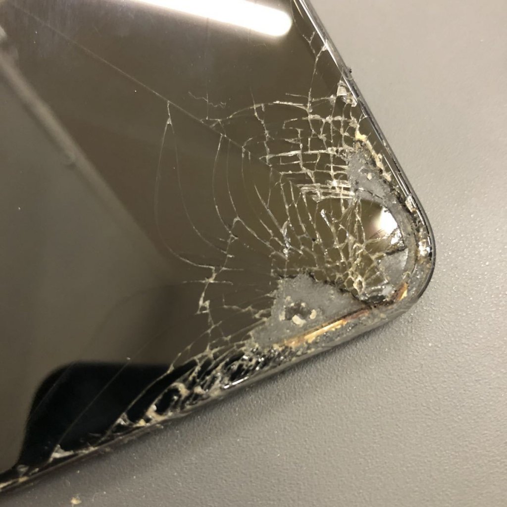 iPhone11 フロントパネル交換