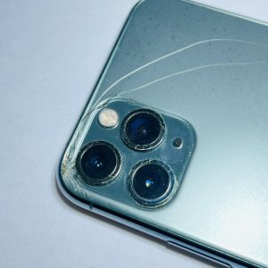 iPhone11Pro アウトカメラ修理 カメラを起動すると画面が揺れ動いている症状…