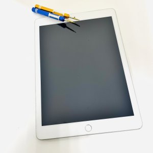 iPad6 フロントパネル交換修理