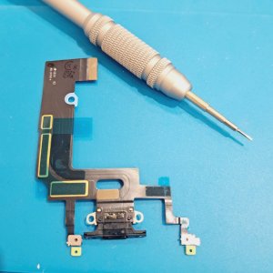 iPhoneXR ライトニング交換