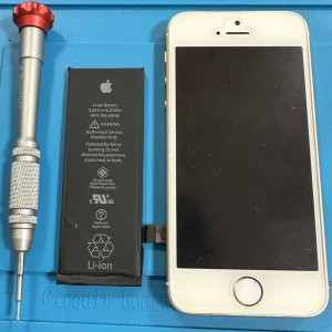 iPhoneSE バッテリー交換