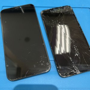 iPhone11 フロントパネル交換