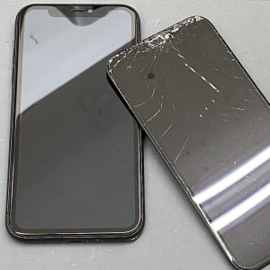 iPhone11 フロントパネル交換