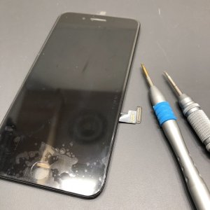 iPhone8Plus フロントパネル交換