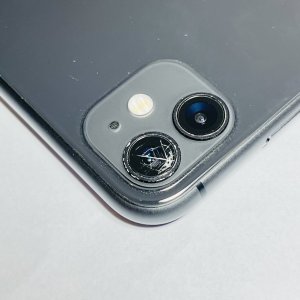iPhone11 アウトカメラ交換 カメラにヒビが入り…