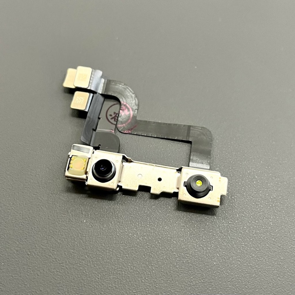 iPhoneXR インカメラ交換