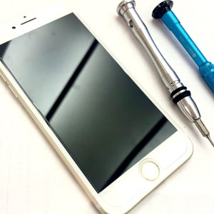 iPhone8　フロントパネル交換