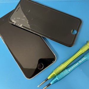 iPhoneSE2 パネル交換修理